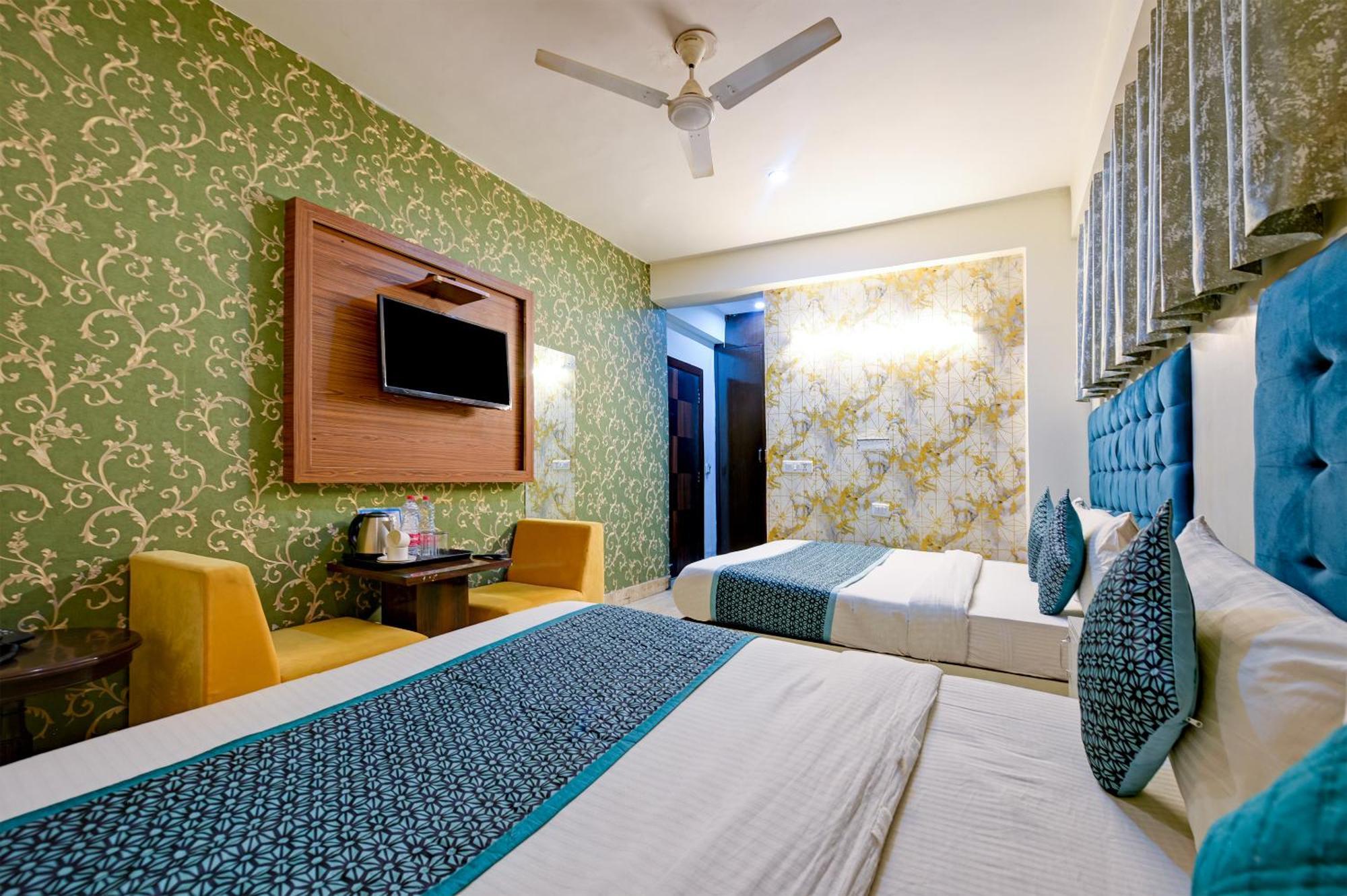 Airport Hotel Classic Park New Delhi Exterior photo