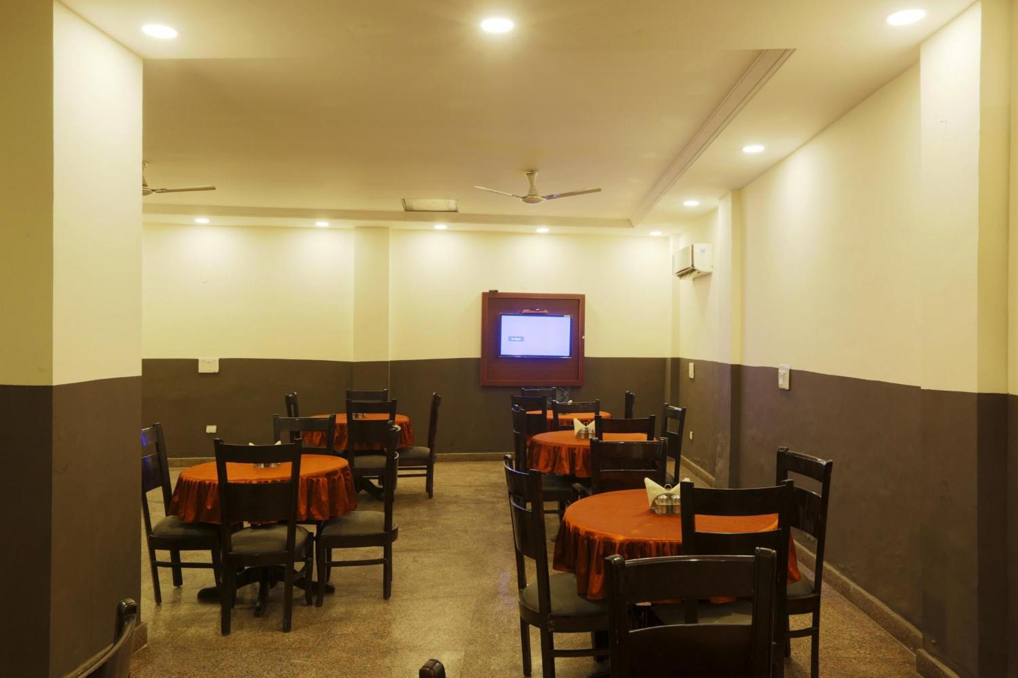 Airport Hotel Classic Park New Delhi Exterior photo